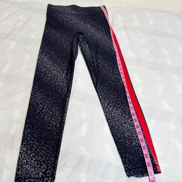 All Access Audio Leggings in Snow Leopard Print Size Small - Picture 6 of 11